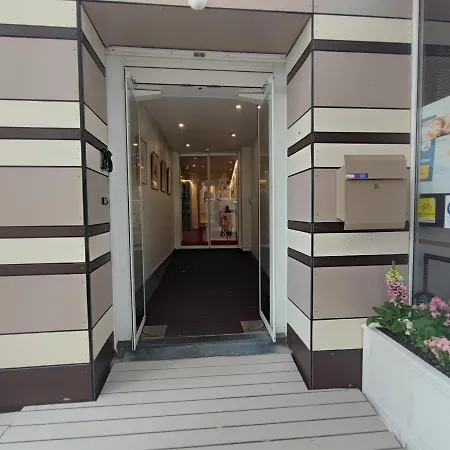 Hotel Glenmore 3*
