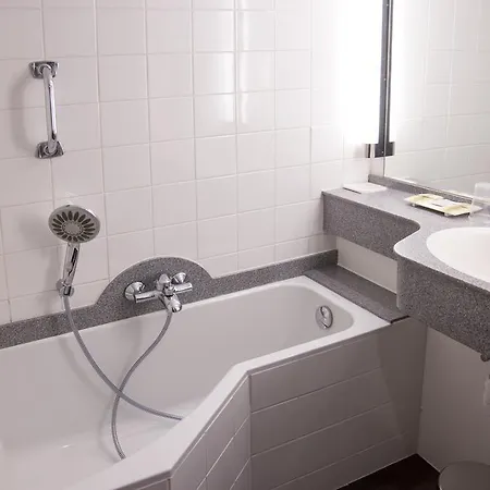Glenmore Hotel 3*